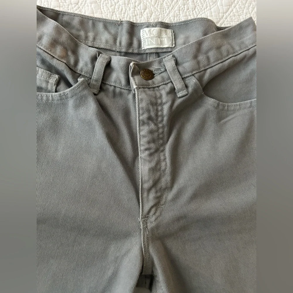 Vintage 90s Mom Jeans in grey twill denim. Size 4 (more like a 2). Decent shape!
